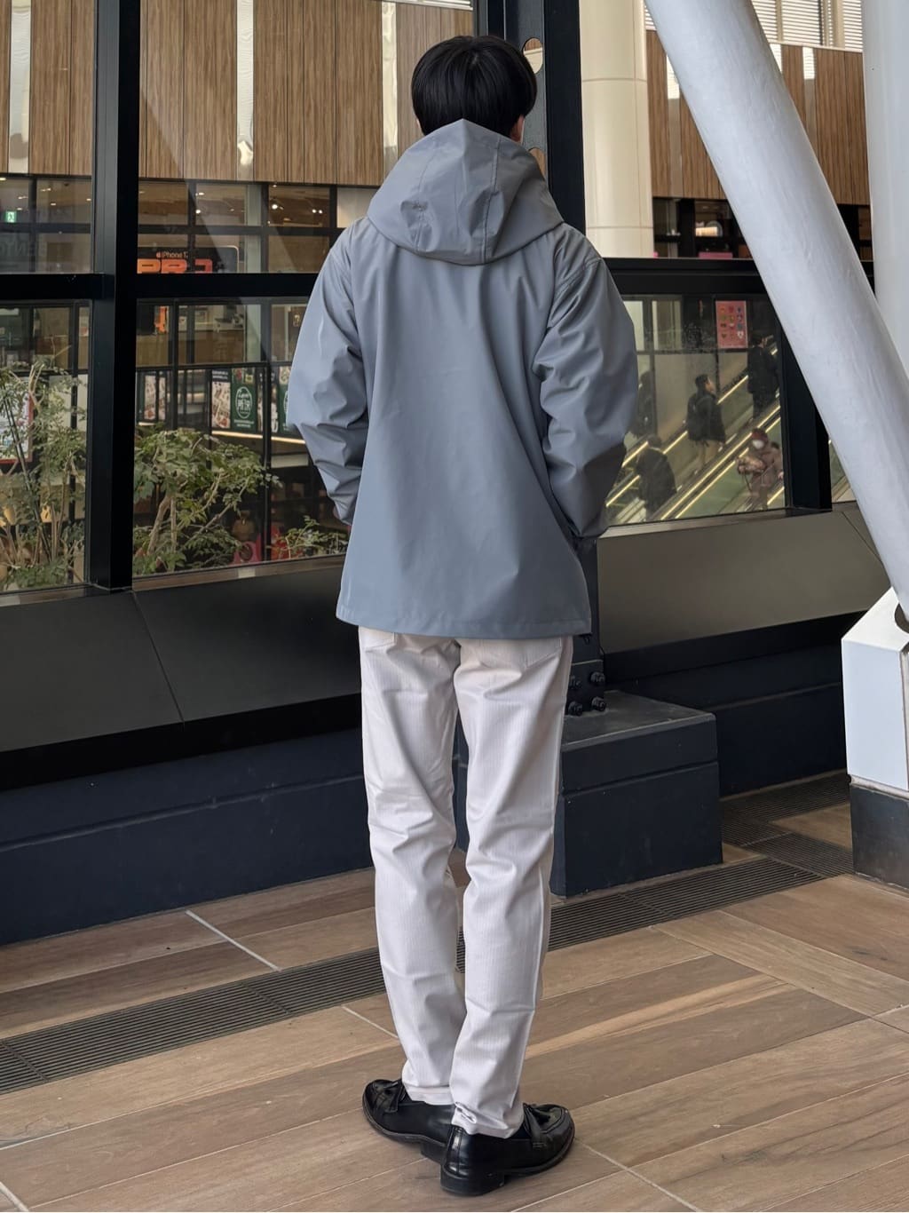 うらしーさんの「THE SHOP TK｜【季節の変わり目に最適】ナイロンマウンテンパーカ  防風/洗濯機OK」を使ったコーディネート