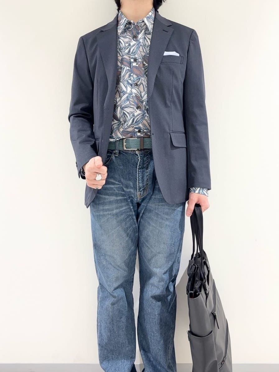及川さんの「TAKEO KIKUCHI｜【360&deg;ストレッチ／軽量】None Of Stress ライト ジャケット（セットアップ対応）」を使ったコーディネート