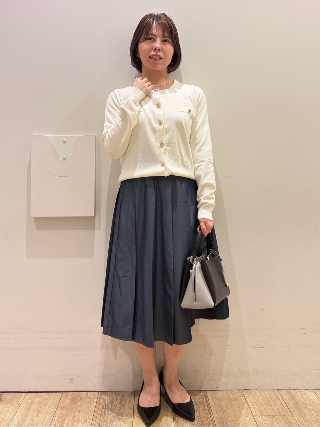 YUKOさんの「index｜ボリュームスリーブブラウス【洗濯機OK】《5col》」を使ったコーディネート