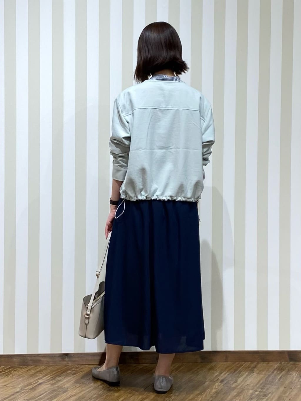 SAOさんの「SHOO･LA･RUE｜【S-LL】サッと羽織れてきれい見え　フラップポケット ノーカラーブルゾン」を使ったコーディネート