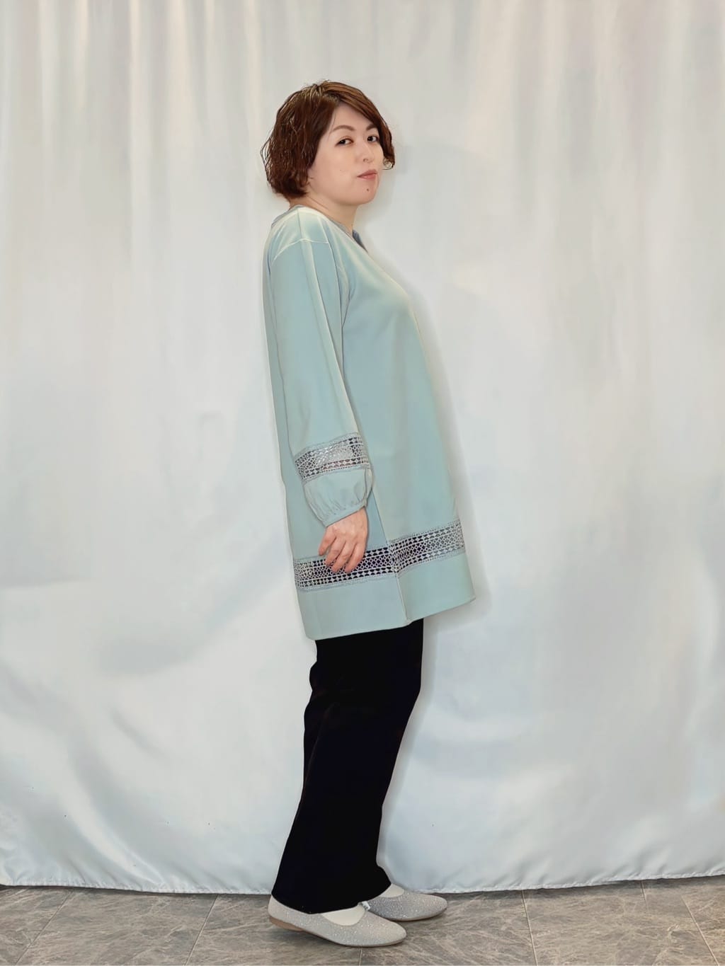 たみさんの「SHOO･LA･RUE｜【洗濯機可/体型カバー】レース切り替えチュニックワンピース」を使ったコーディネート