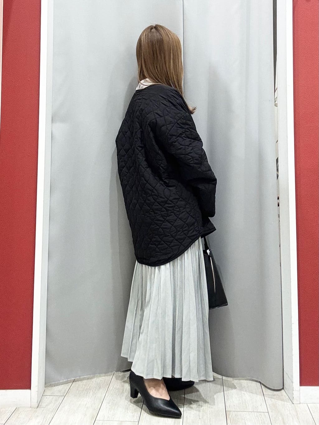 shioさんの「SHOO･LA･RUE｜【洗濯機可/S-LL】きれいめにもカジュアルにも スエードライク プリーツスカート」を使ったコーディネート