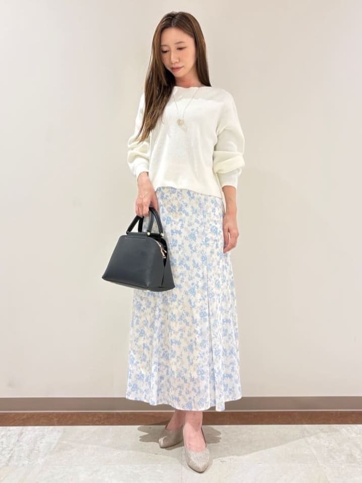まきさんの「grove｜【撥水／シルエット2WAY】羽織るだけでサマになる、スタンドネックテントラインコート」を使ったコーディネート