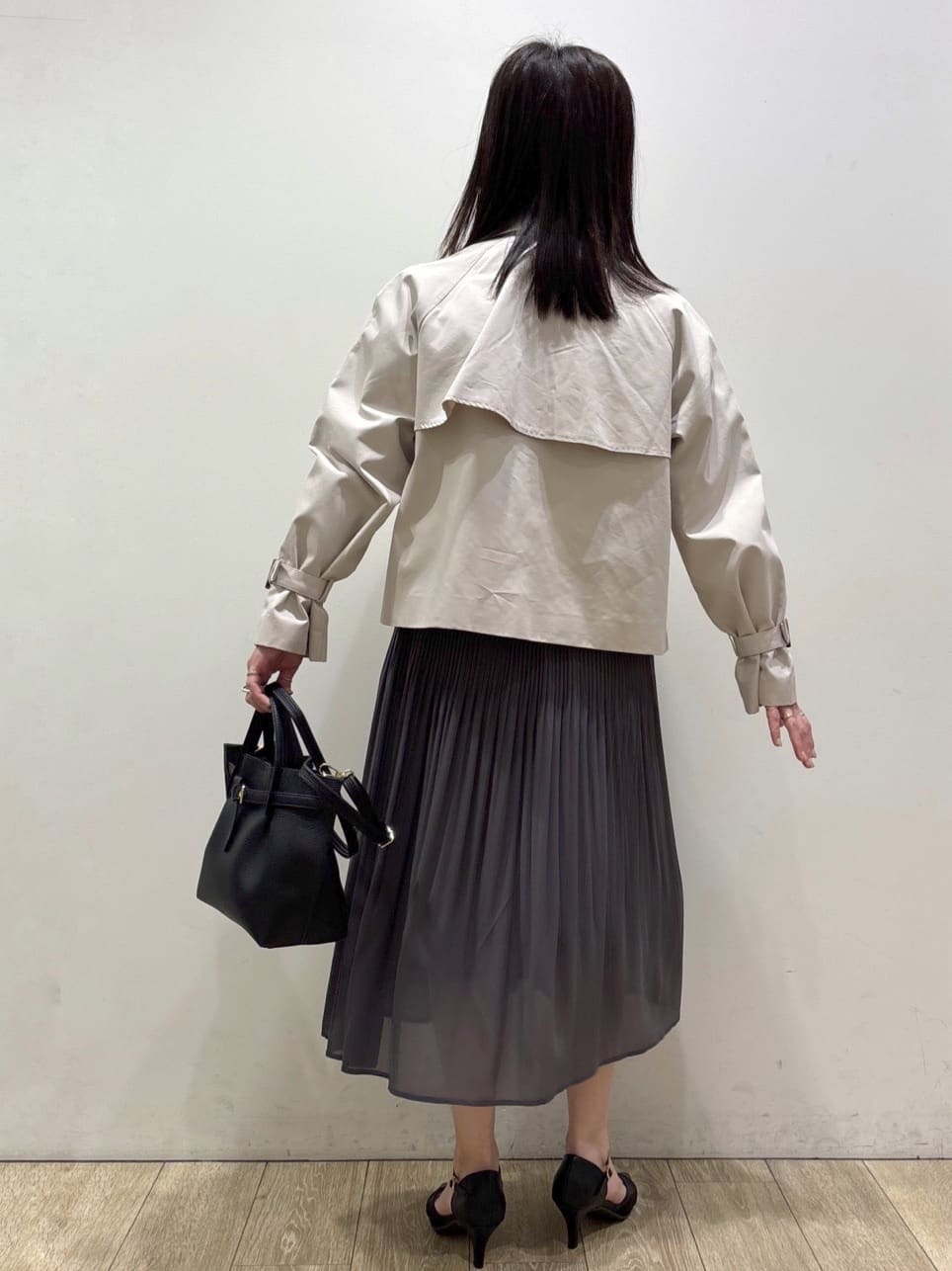 mameさんの「index｜キャンディスリーブショートトレンチコート【洗濯機OK／撥水／防花粉】《5col》」を使ったコーディネート
