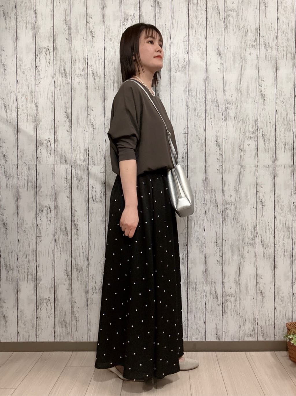 シカさんの「SHOO･LA･RUE｜【NEW/22.5㎝-24.5㎝】洗えてサラサラ ニットパンプス」を使ったコーディネート