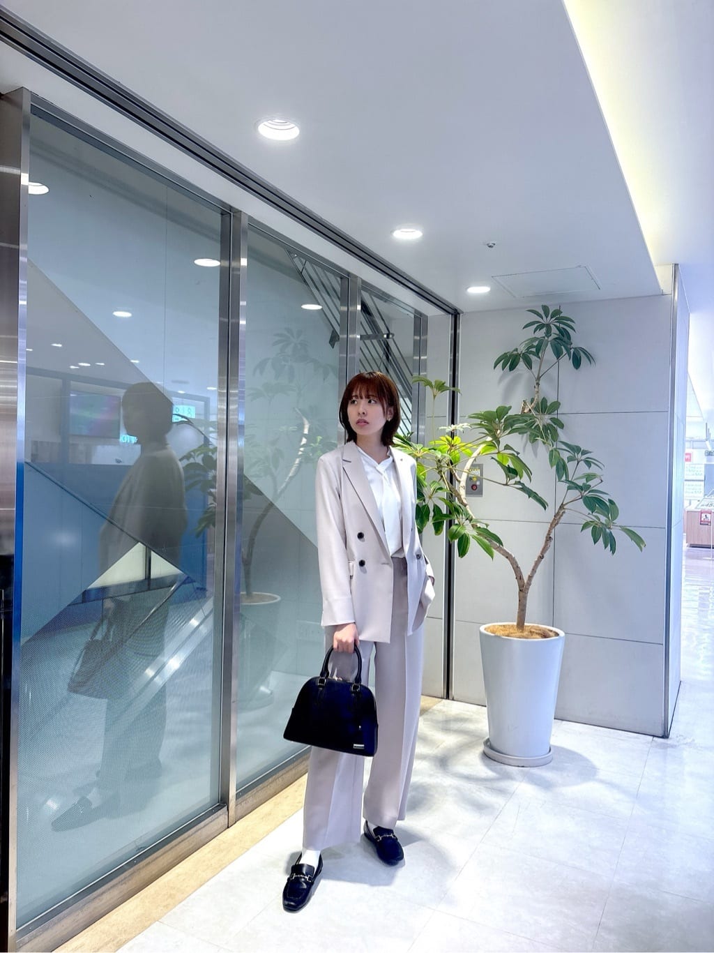 yukaさんの「UNTITLED｜◆【通勤/インナーブラウス】幾何柄ボウタイブラウス」を使ったコーディネート