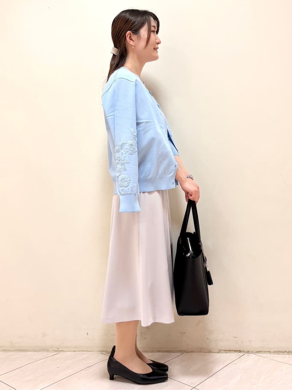 mikiさんの「Reflect｜レースデザインスリーブカーディガン」を使ったコーディネート
