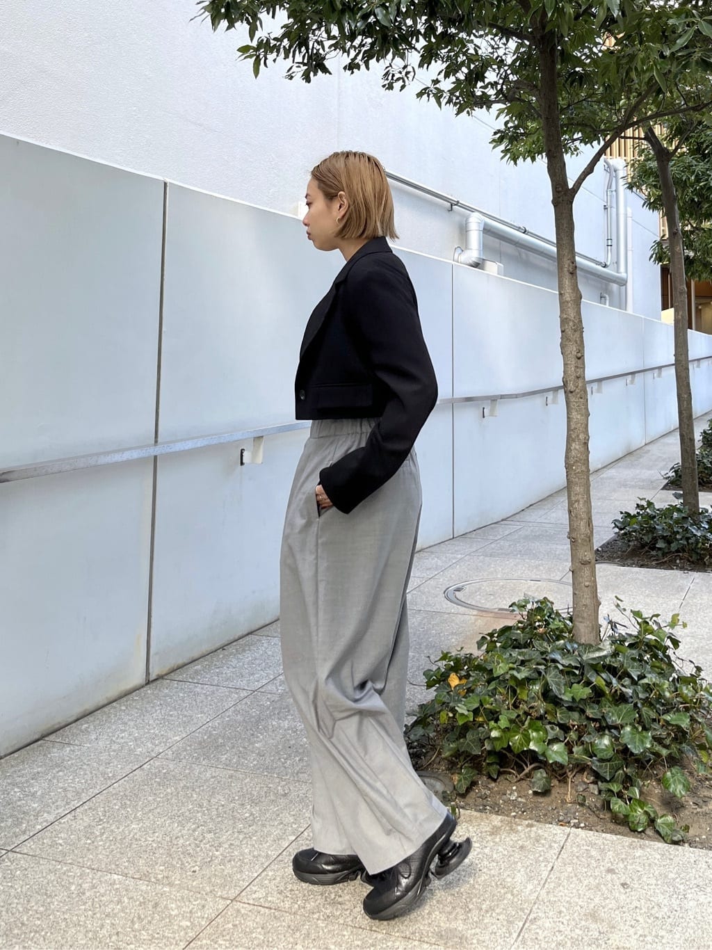Harukaさんの「INDIVI｜クロップドジャケット」を使ったコーディネート
