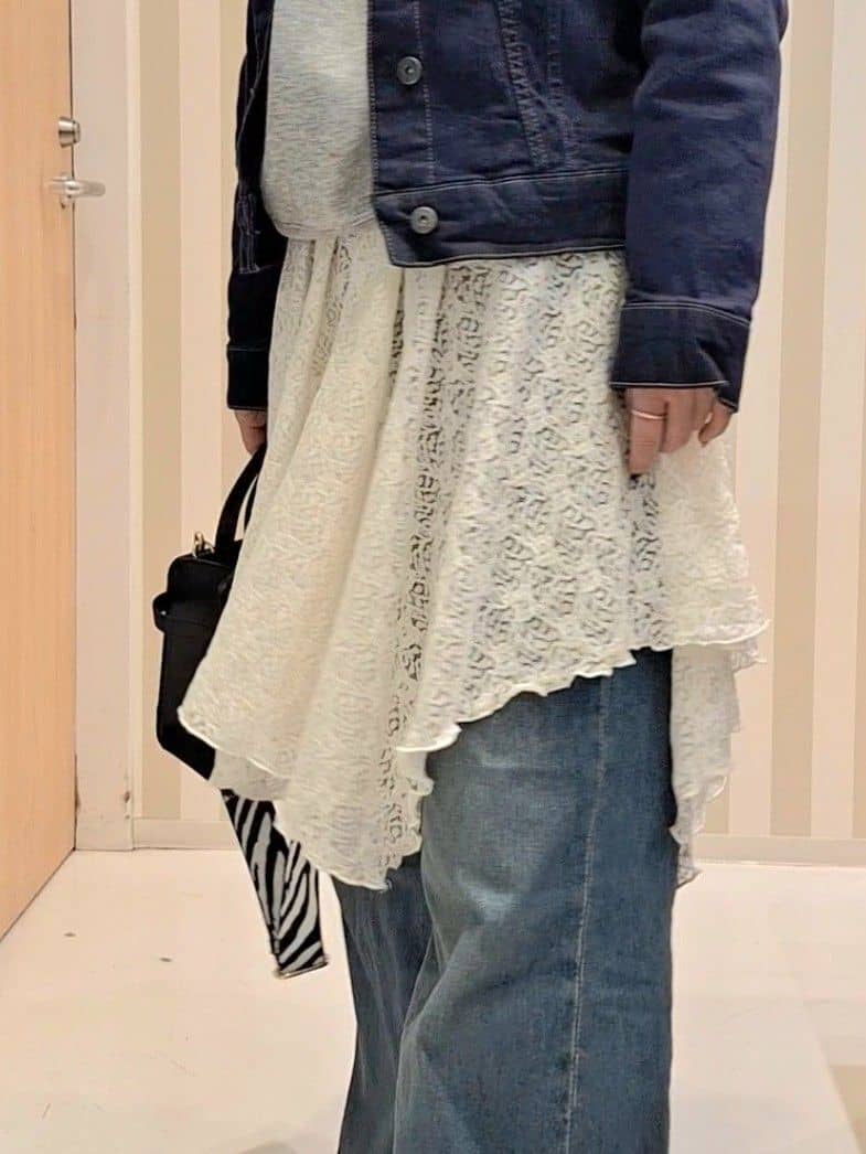 Saoさんの「SHOO･LA･RUE｜【セットアップ可/S-LL/なめらかタッチ】選べる3柄 ロゴ入りプルパーカ」を使ったコーディネート
