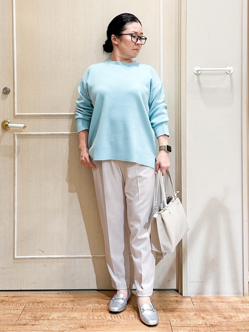 umeさんの「SHOO･LA･RUE｜【洗濯機可/セットアップ可】さりげないラメ使いで差をつける クルーネックニット」を使ったコーディネート