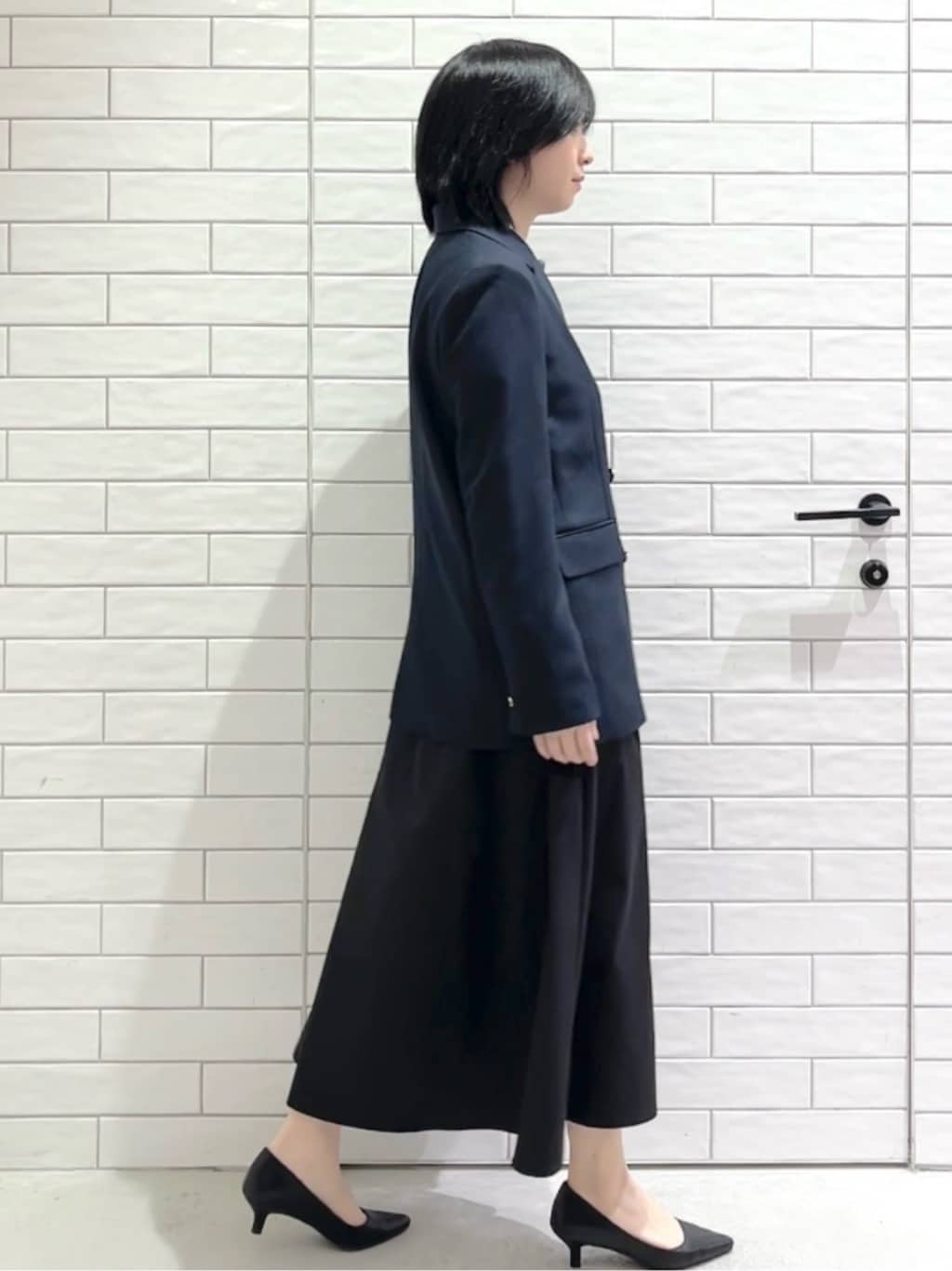 しおりさんの「OPAQUE.CLIP｜金ボタンダブルブレストテーラードジャケット／セットアップ対応【洗える】」を使ったコーディネート