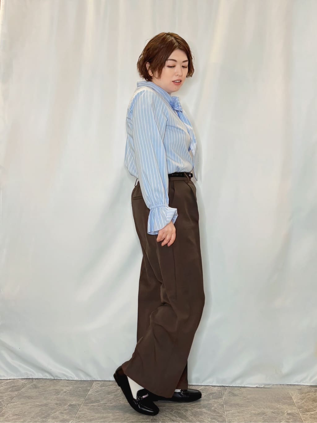 たみさんの「SHOO･LA･RUE｜【洗濯後しわになりにくい/UV/S-LL】大人っぽく着られる キャンディースリーブ リボンブラウス」を使ったコーディネート