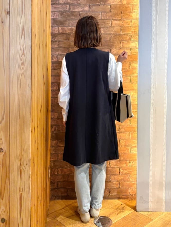 mieさんの「SHOO･LA･RUE｜【洗濯機可/セットアップ可/S-3L】きちんと楽に。カットジョーゼット ロングジレ」を使ったコーディネート