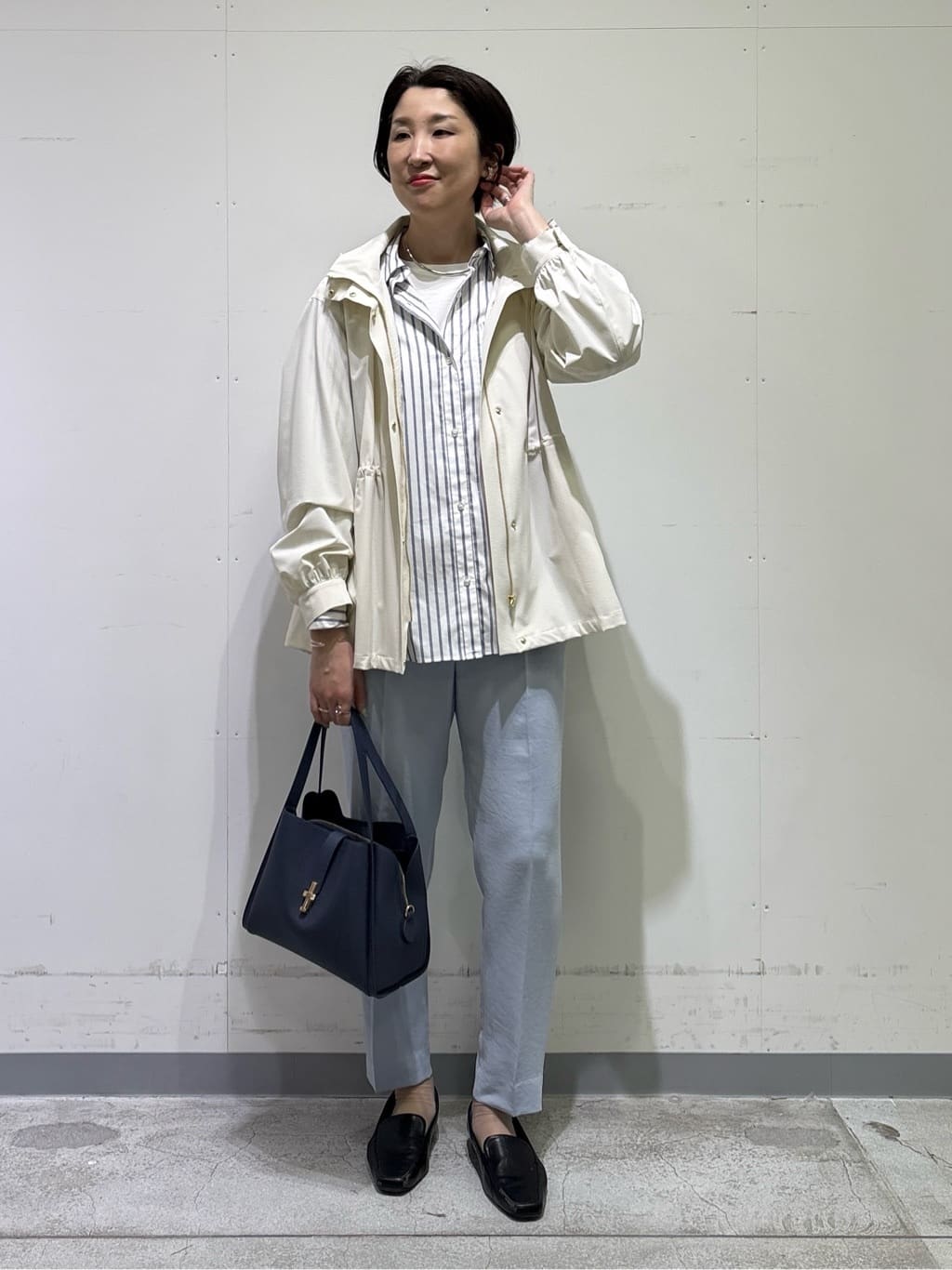 yuriさんの「INDIVI｜【洗える／UVケア／SETUP可】着る日傘テーパードパンツ」を使ったコーディネート