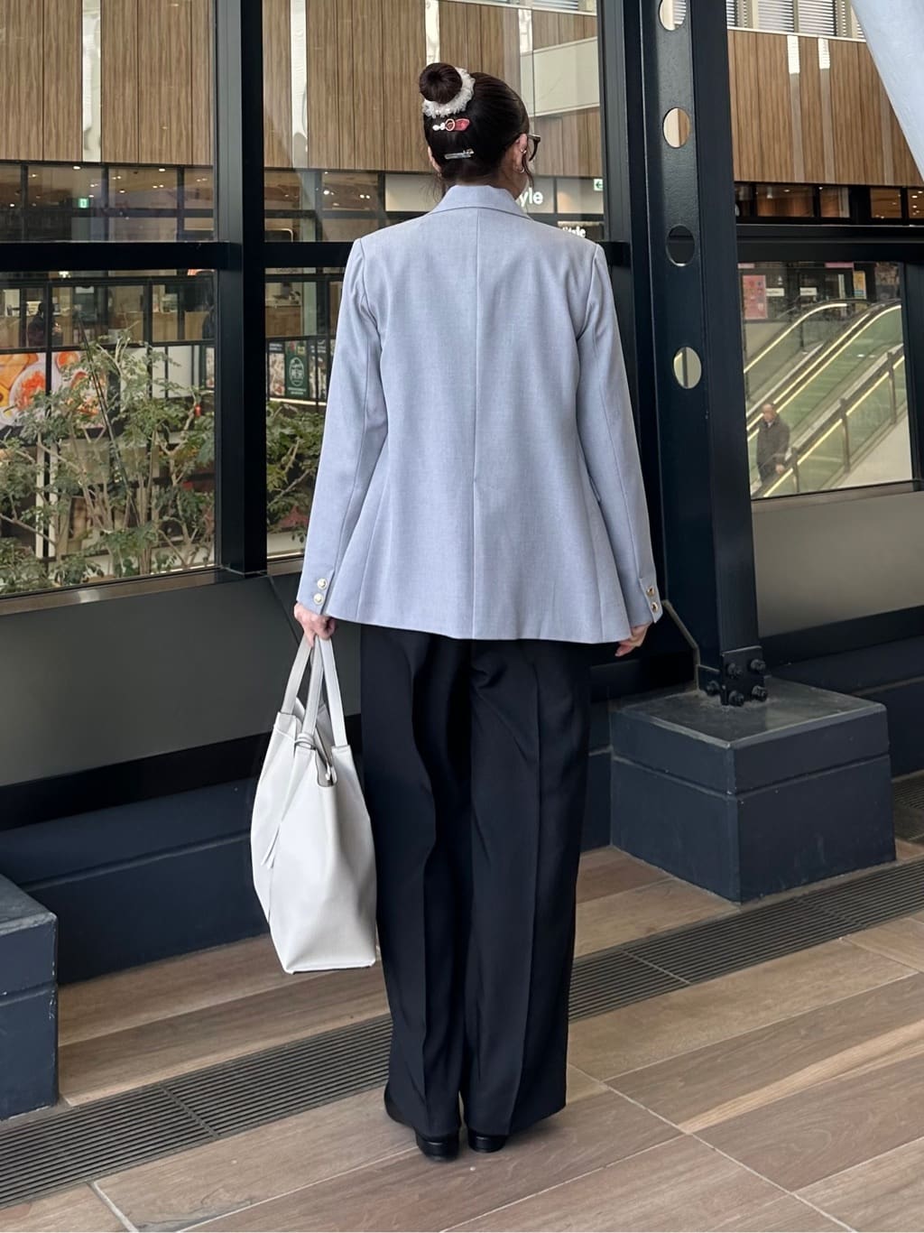 cottonさんの「THE SHOP TK｜【通勤にもデイリーにも】CAVIAN 金ボタンダブルブレストジャケット」を使ったコーディネート