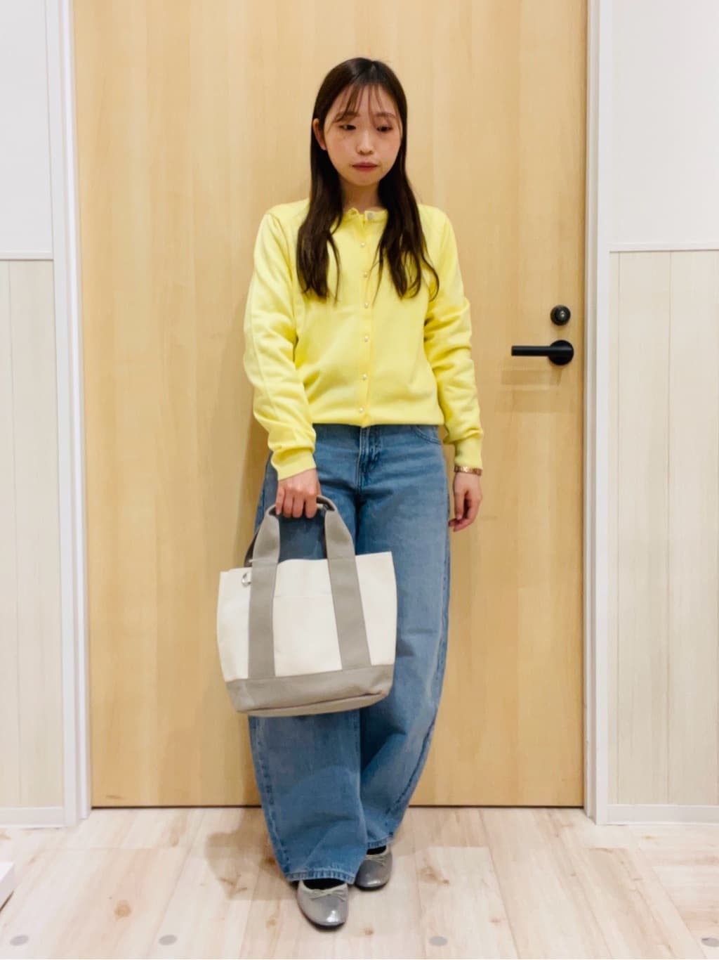 minamiさんの「SHOO･LA･RUE｜【洗濯機可/S-LL/アンサンブル可】結局、シンプル クルーネックニット」を使ったコーディネート
