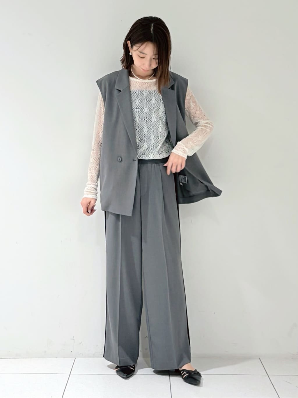 shioriさんの「INDIVI｜Comfy SET UP｜ベルテッドジレ【セットアップ対応／通勤／カセット服／接触冷感／UVカット】」を使ったコーディネート