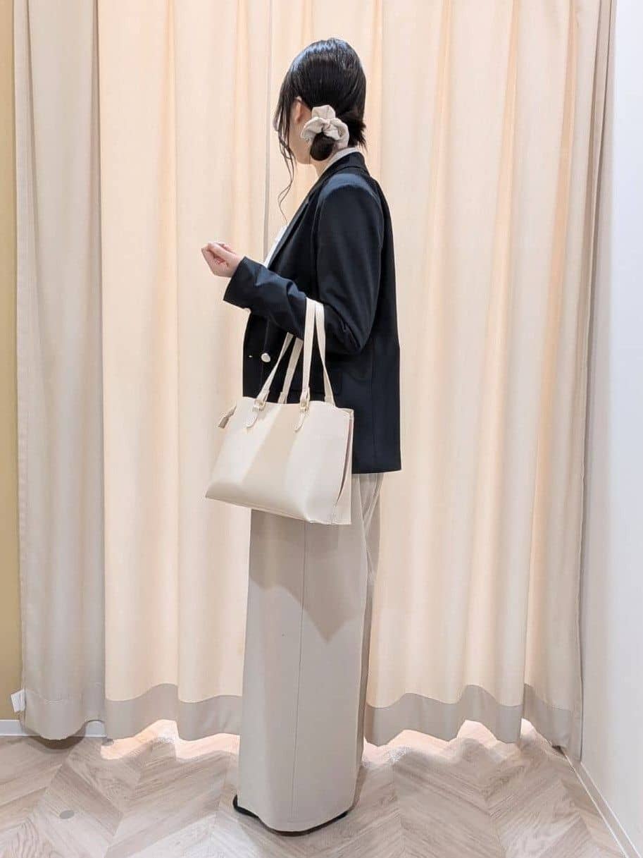 hinaさんの「SHOO･LA･RUE｜【セットアップ可/S-LL/洗濯機可】マニッシュに決まる ダブルブレストジャケット」を使ったコーディネート
