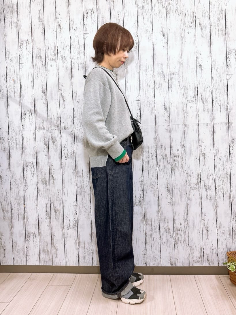 chieさんの「SHOO･LA･RUE｜【SHOO・LA・RUE DENIM/高レビュー】ゆるっと決まる こなれカーブデニムパンツ」を使ったコーディネート