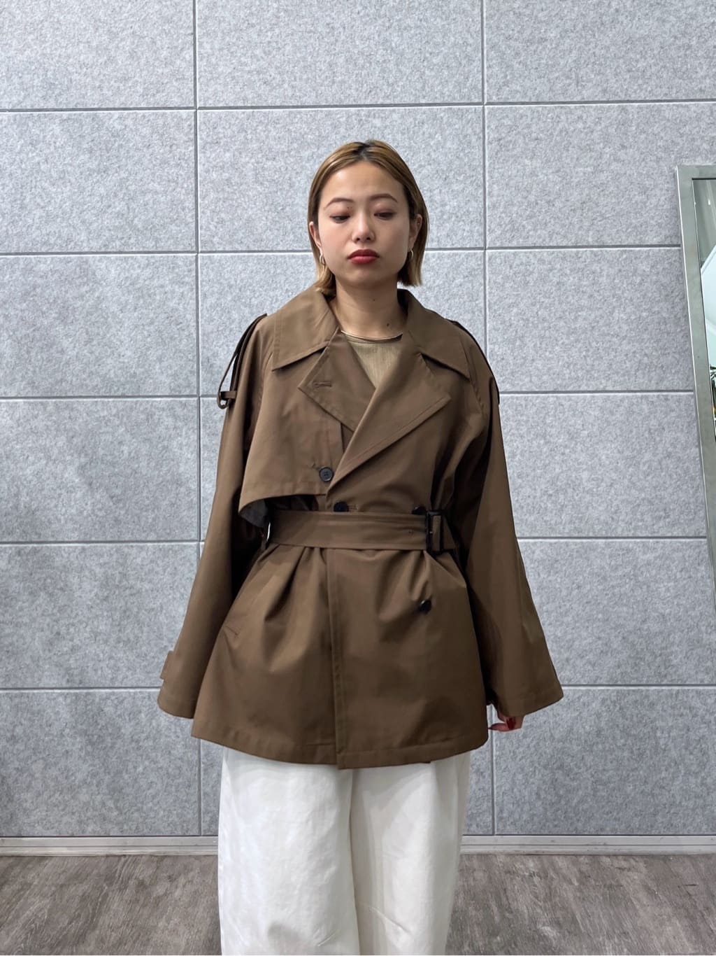 Harukaさんの「INDIVI｜【撥水】ボンディングショートトレンチ」を使ったコーディネート