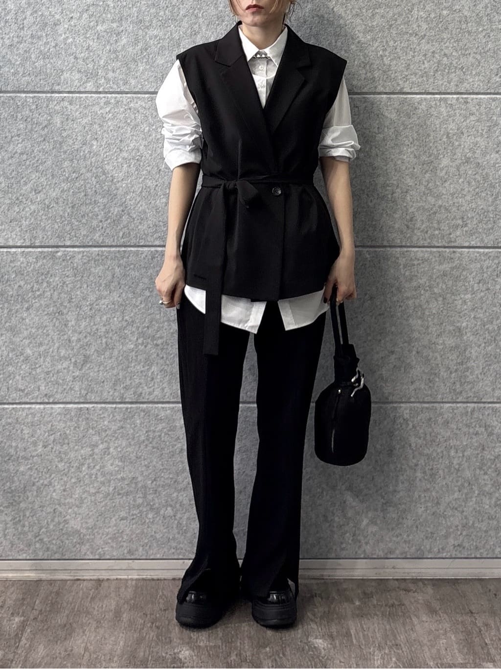 kotakiさんの「INDIVI｜Comfy SET UP｜ベルテッドジレ【セットアップ対応／通勤／カセット服／接触冷感／UVカット】」を使ったコーディネート