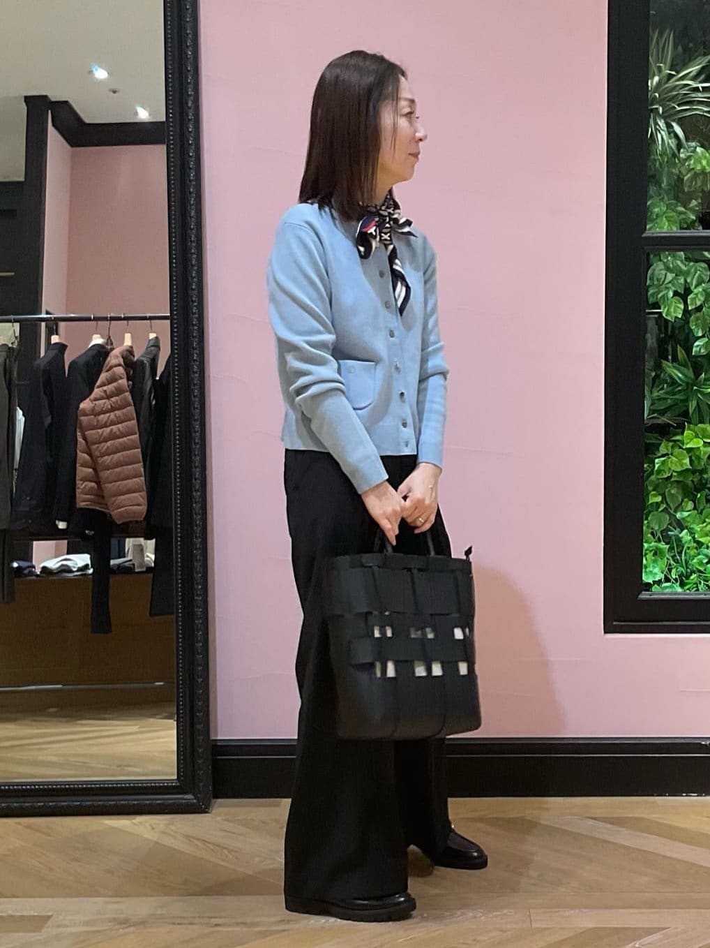 Hiwatashiさんの「DRESSTERIOR｜【otonaMUSE5月号掲載/セットアップ可/撥水】ブラックワイドパンツ」を使ったコーディネート