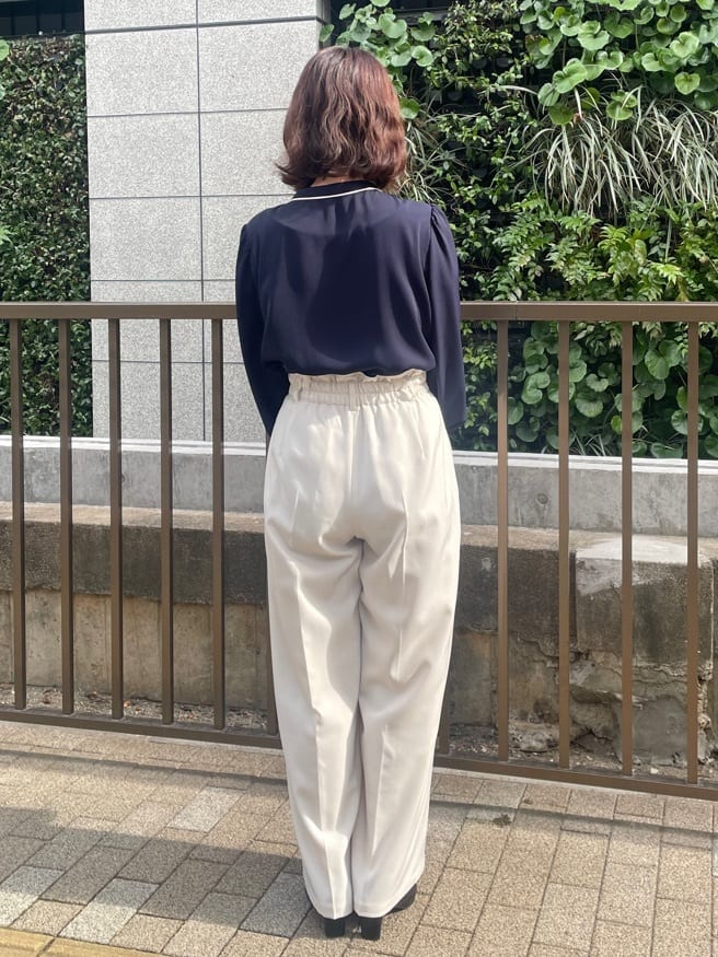 abeさんの「Couture brooch｜【ハレの日・通勤】配色タックタイブラウス」を使ったコーディネート