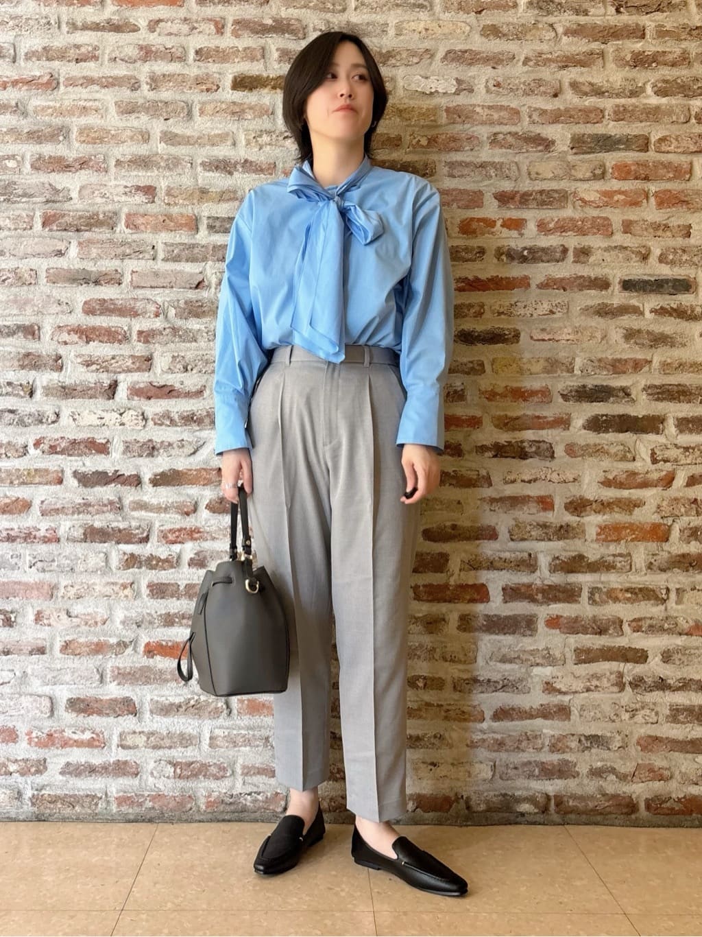 しばさんの「THE SHOP TK｜【通勤にもデイリーにも】CAVIAN 金ボタンダブルブレストジャケット」を使ったコーディネート