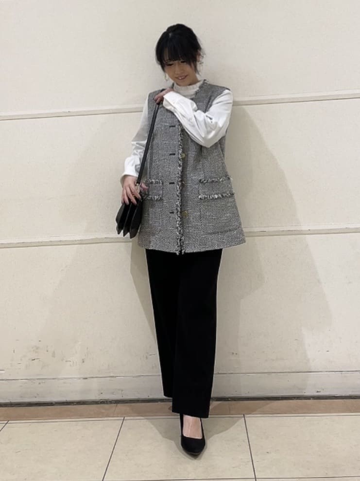 watanabeさんの「UNTITLED｜【オンオフ使える】スラブツイード ジレ」を使ったコーディネート