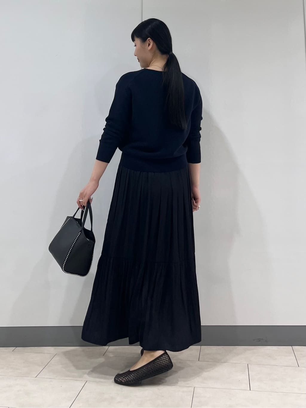 hasuさんの「INDIVI｜【花粉付着防止／撥水／UVケア】名品トレンチコート」を使ったコーディネート