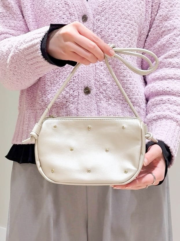 Mayuさんの「grove｜高評価！【洗える】リラックスして着たい、Vネックカーディガン」を使ったコーディネート