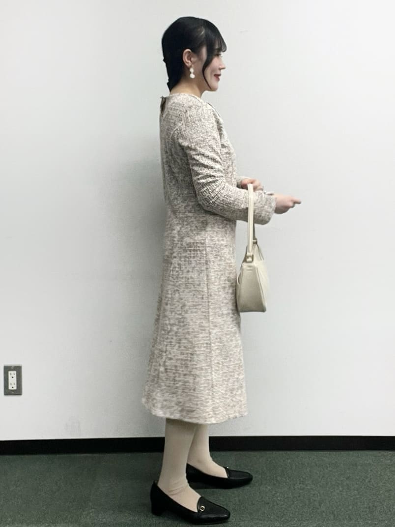 Hitomiさんの「index｜ミックスツイードフレアワンピース【洗える／イージーアイロン／ストレッチ】《S～3L》」を使ったコーディネート