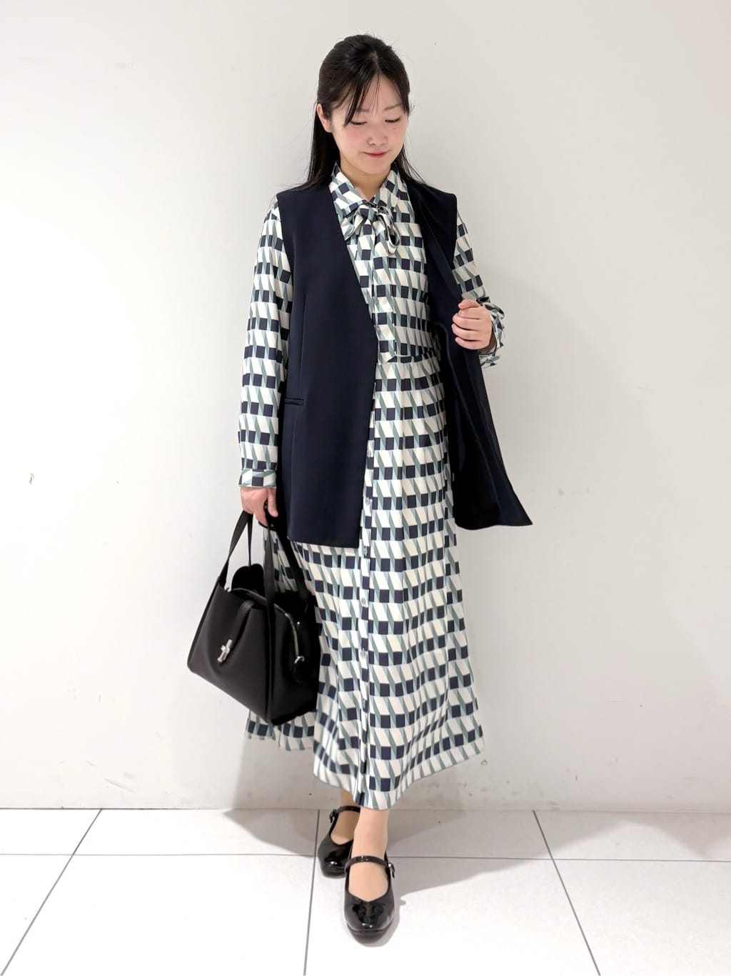 momokoさんの「INDIVI｜【洗える／多機能／SETUP可】着る日傘ジレジャケット」を使ったコーディネート