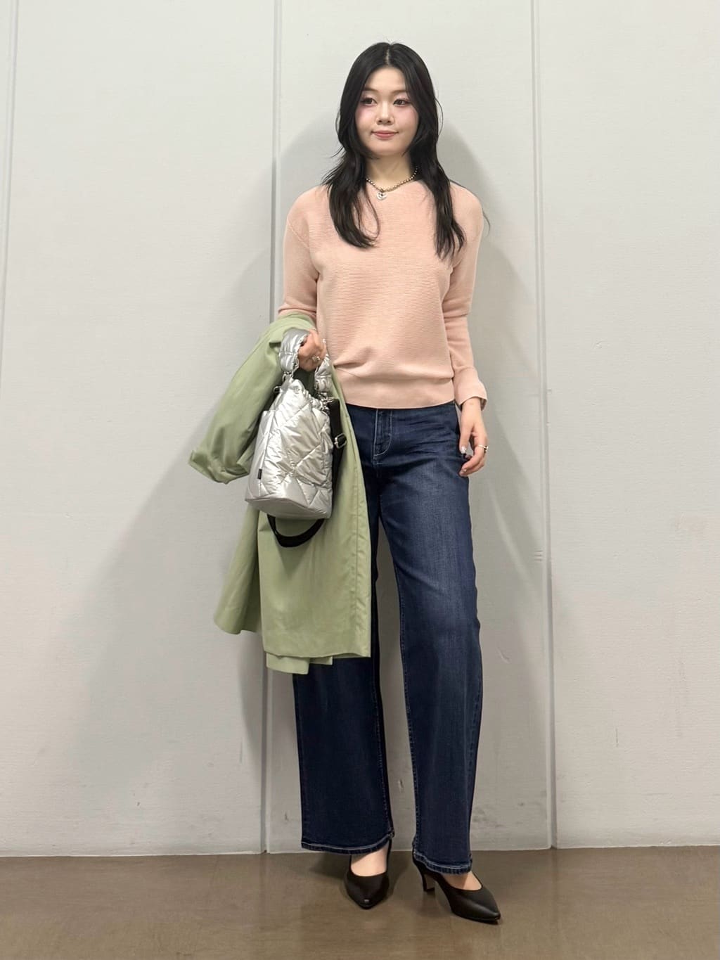 mizukiさんの「INDIVI｜【撥水／軽量】ミニマル スタンドカラーコート」を使ったコーディネート