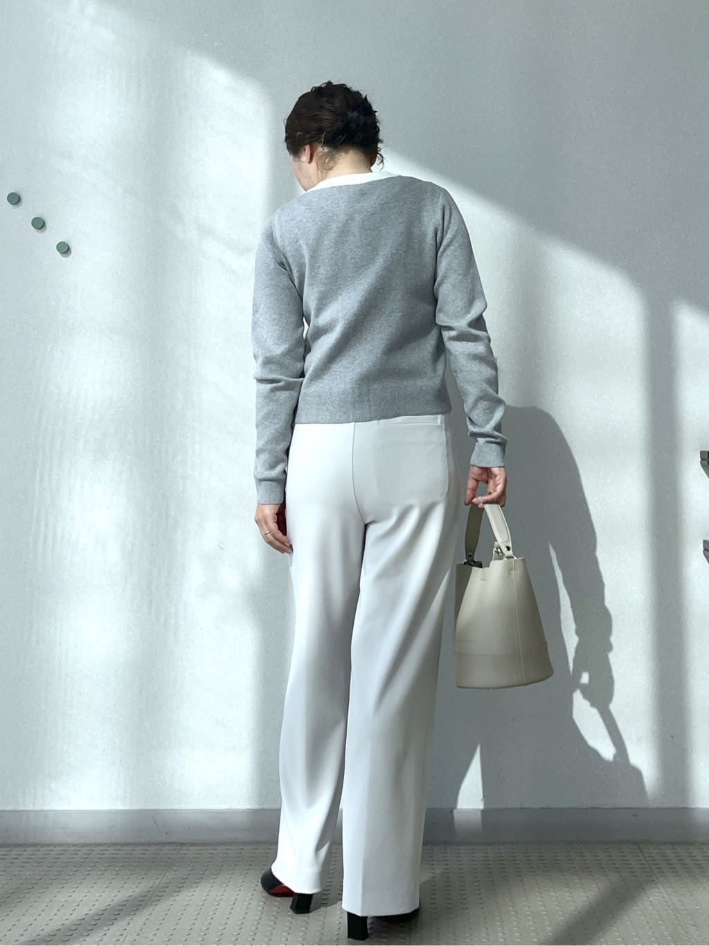 Soeさんの「DRESSTERIOR｜◆ウォッシャブル コットンカシミヤ コンビカーデ」を使ったコーディネート
