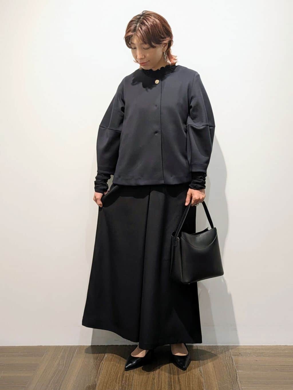 4410さんの「THE SHOP TK｜【きれいめにもカジュアルにも】Vネックオールインワン」を使ったコーディネート