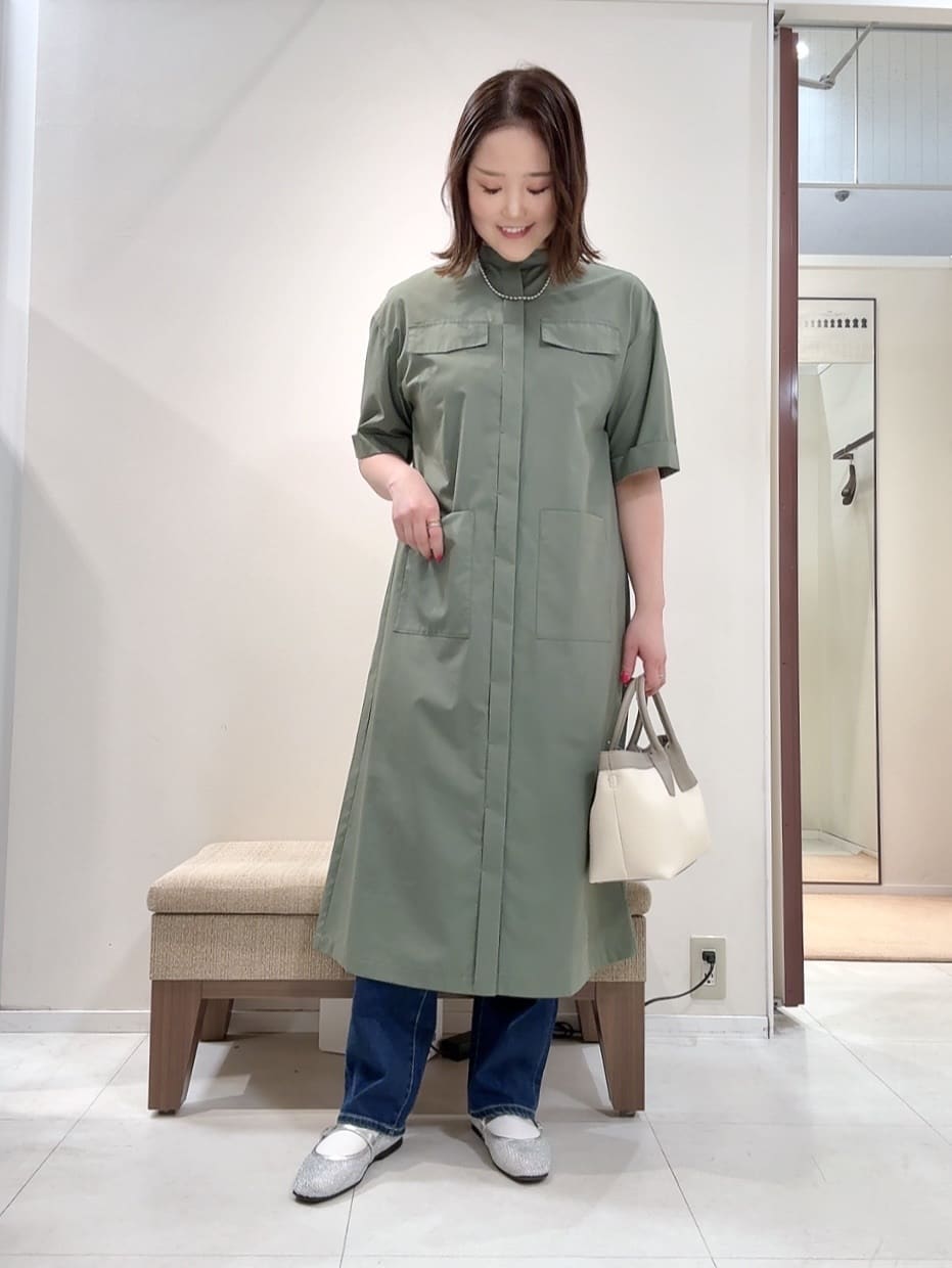 YUIさんの「UNTITLED｜◆【洗える/前開きボタン】シャンブレーシャツワンピース」を使ったコーディネート