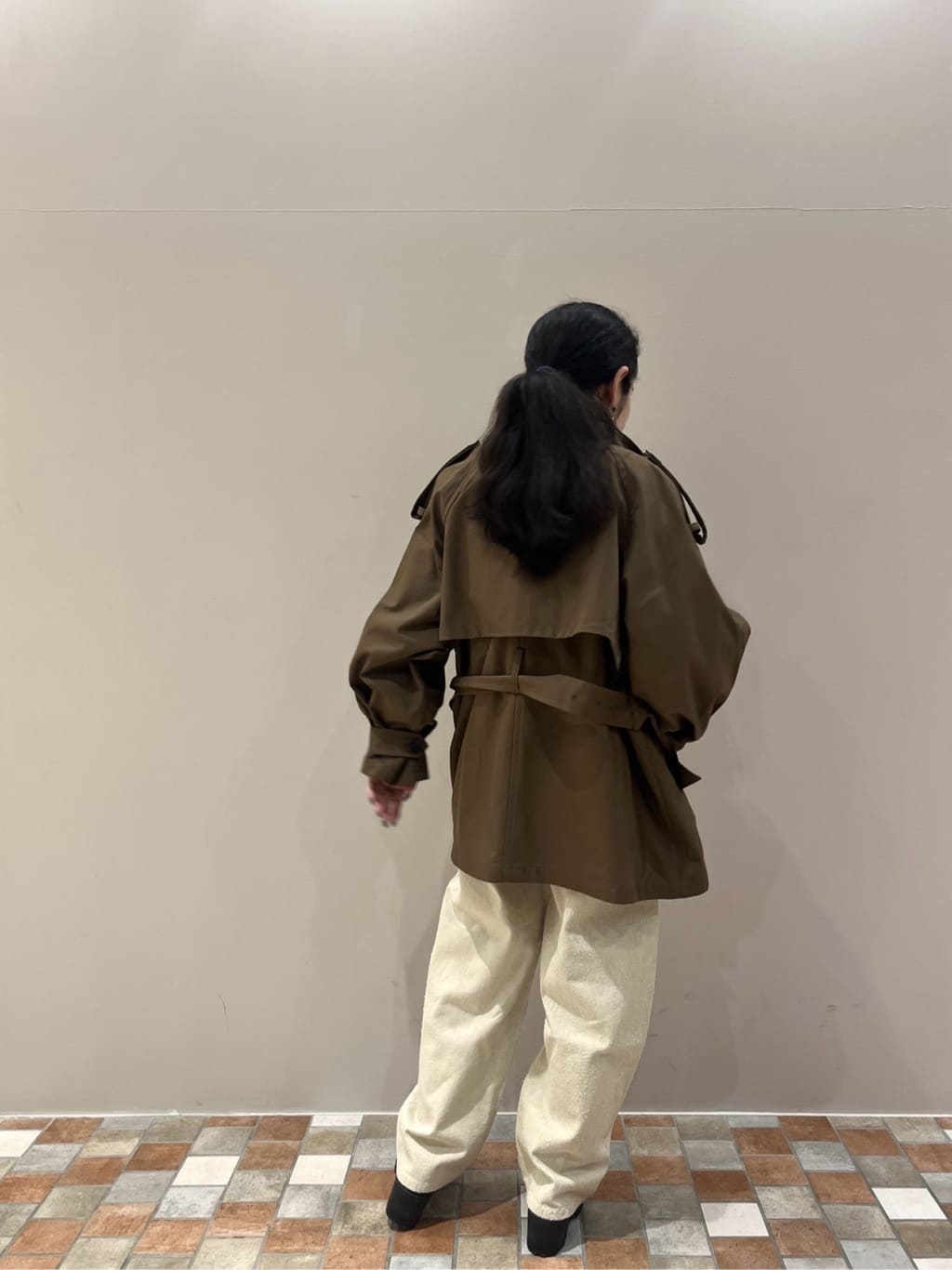 Uminoさんの「INDIVI｜ファンシーヤーンVネックカーディガン」を使ったコーディネート