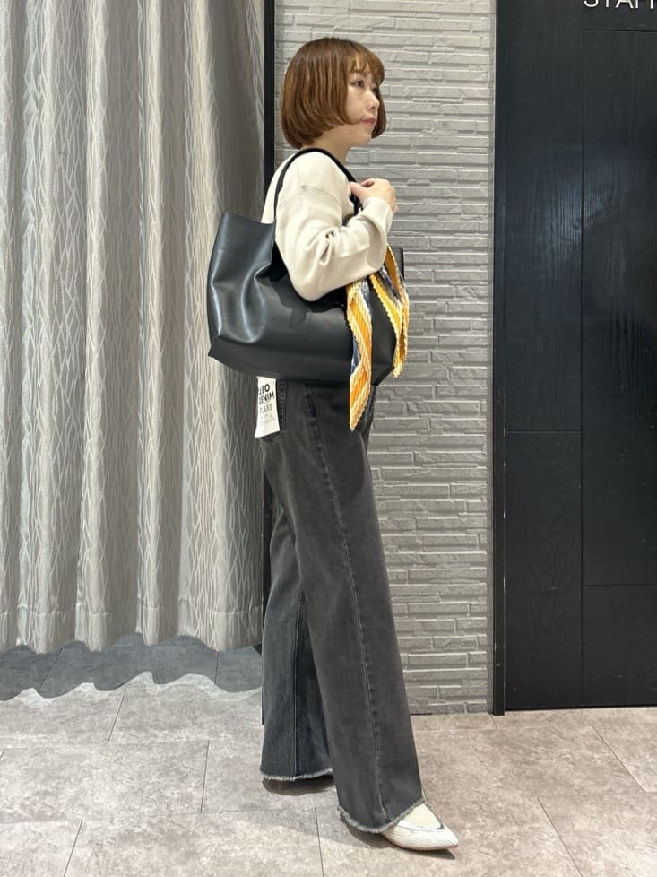 ga_riさんの「THE SHOP TK｜【S-XLサイズ/上品見えが叶う】Vネックニット/洗濯機OK」を使ったコーディネート