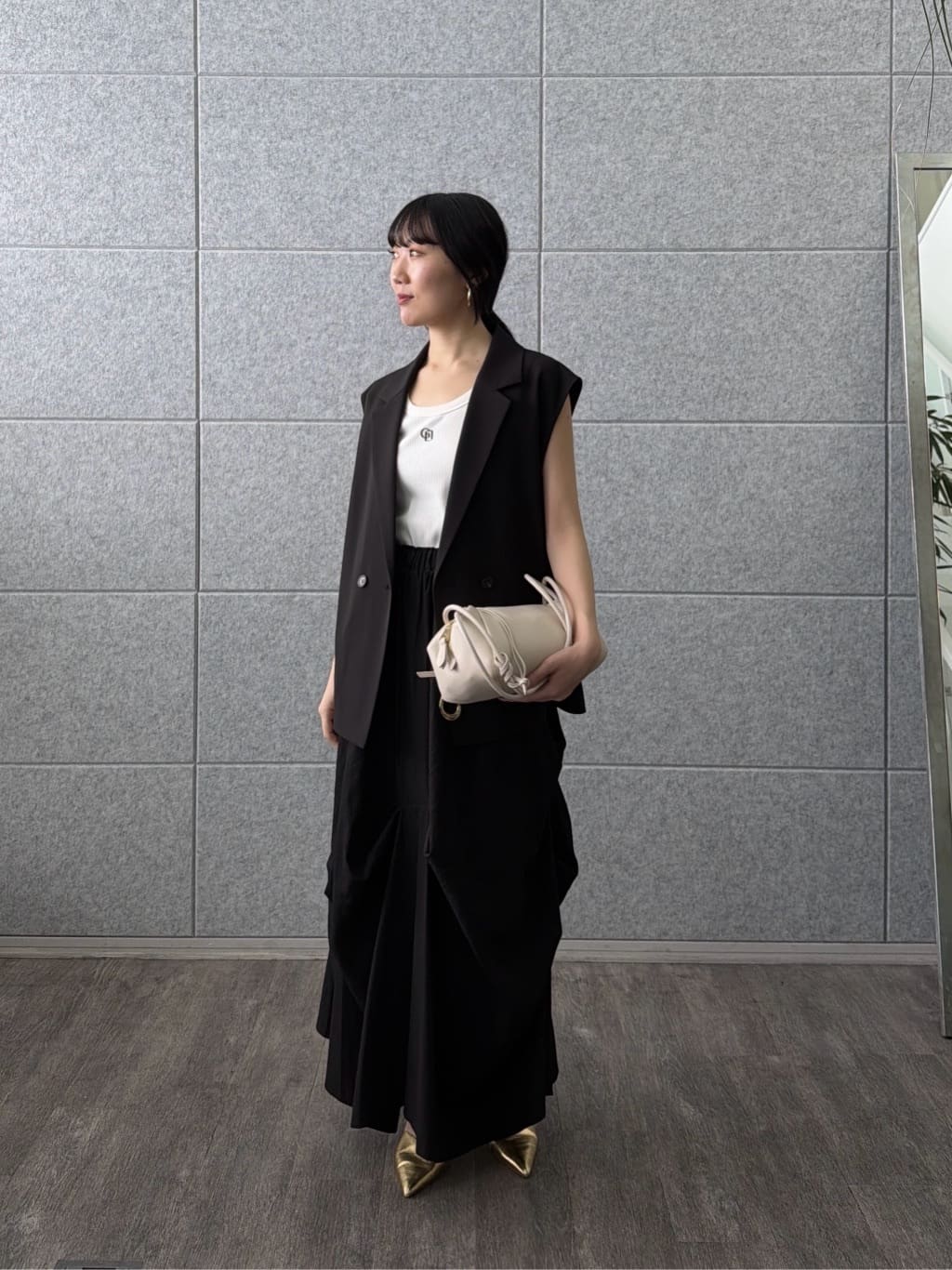 rinaさんの「INDIVI｜Comfy SET UP｜ベルテッドジレ【セットアップ対応／通勤／カセット服／接触冷感／UVカット】」を使ったコーディネート