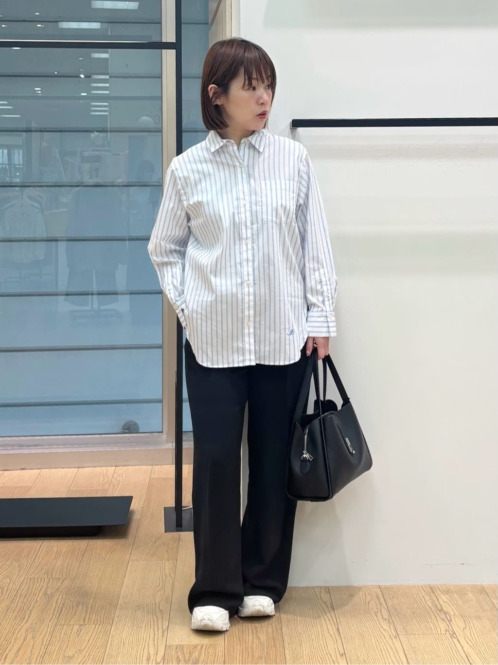 asamiさんの「INDIVI｜【2WAY／洗える】ラメストライプ コットン混シャツ」を使ったコーディネート