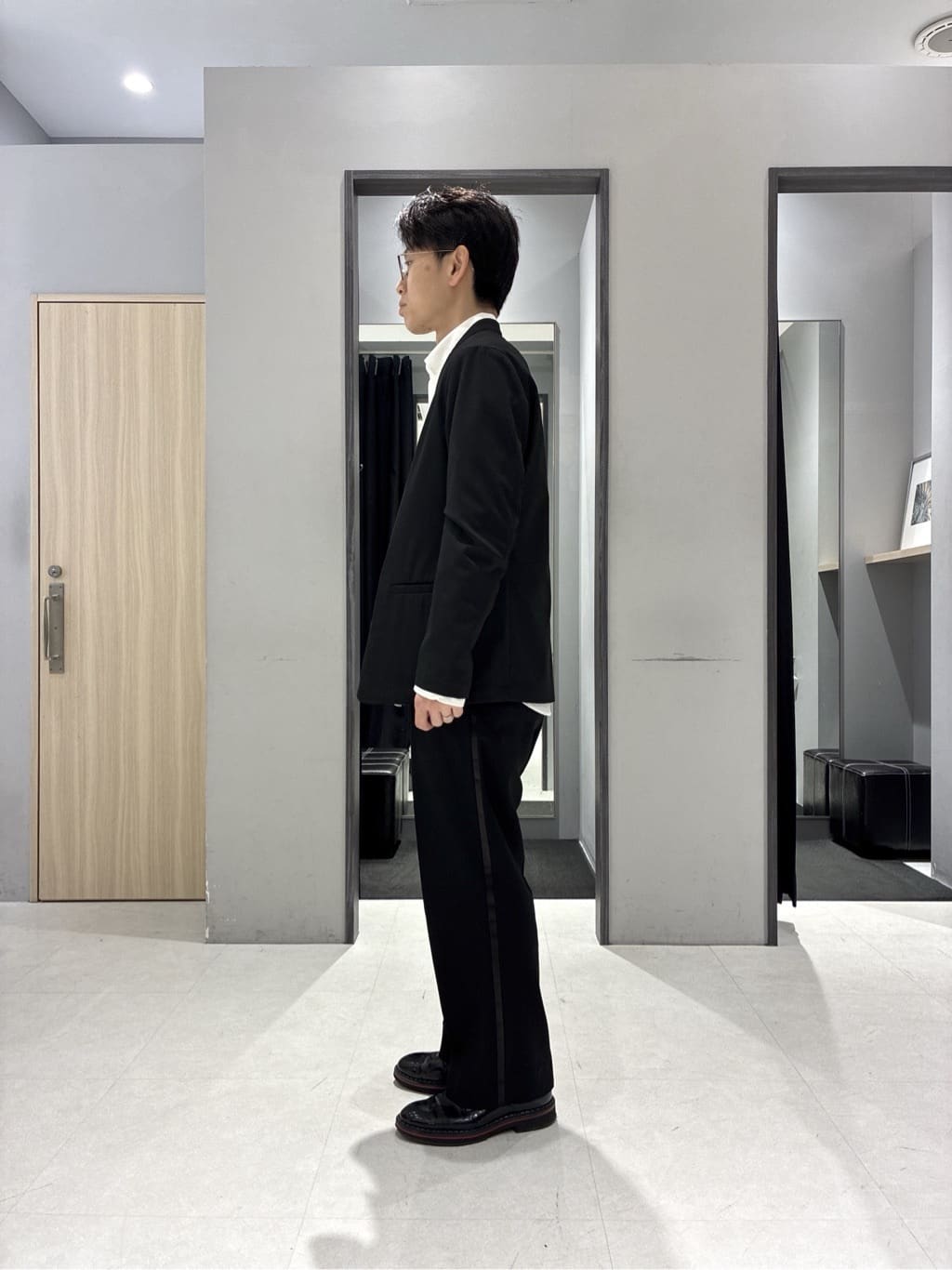 わいずみさんの「TAKEO KIKUCHI｜【ON／OFF兼用】CARREMANファブリック ノーカラージャケット」を使ったコーディネート