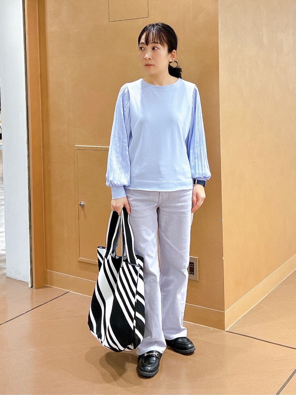 hattoriさんの「INDIVI｜【洗える／華やか】袖プリーツニット」を使ったコーディネート