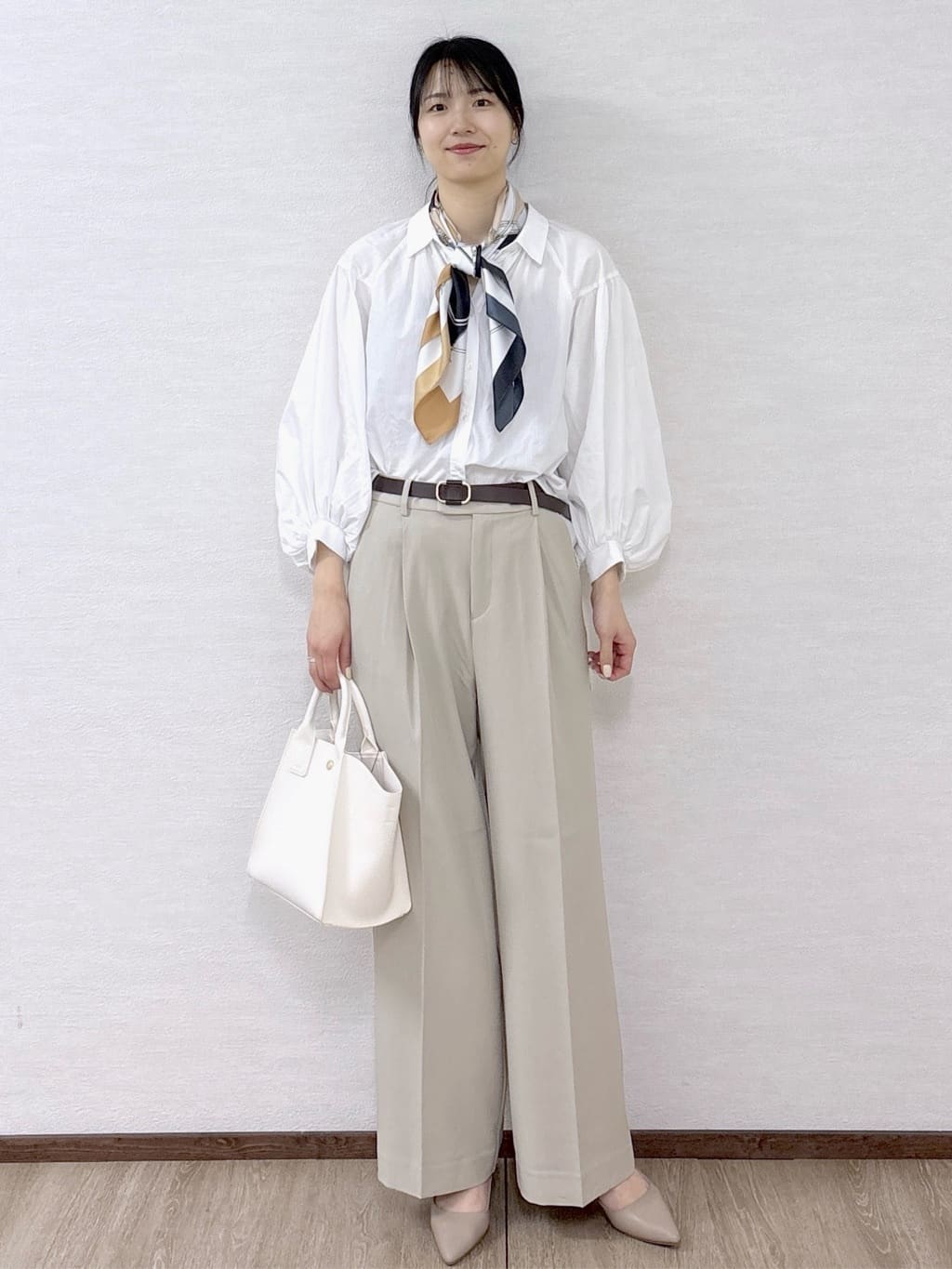 sachikoさんの「OPAQUE.CLIP｜美脚ストレッチストレートワイドパンツ【洗濯機OK】」を使ったコーディネート