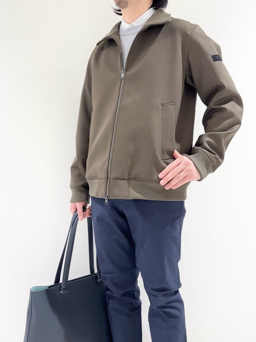 及川さんの「TAKEO KIKUCHI｜【JUST ONE LAYER】ダウンファブリック ジップアップ リブ ブルゾン」を使ったコーディネート