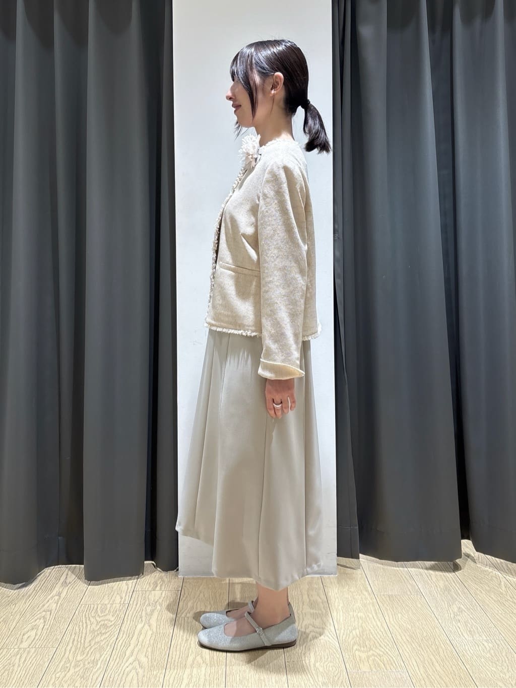 Yoshimiさんの「INDIVI｜【軽量／SETUP可能】ストレッチツイードジャケット」を使ったコーディネート