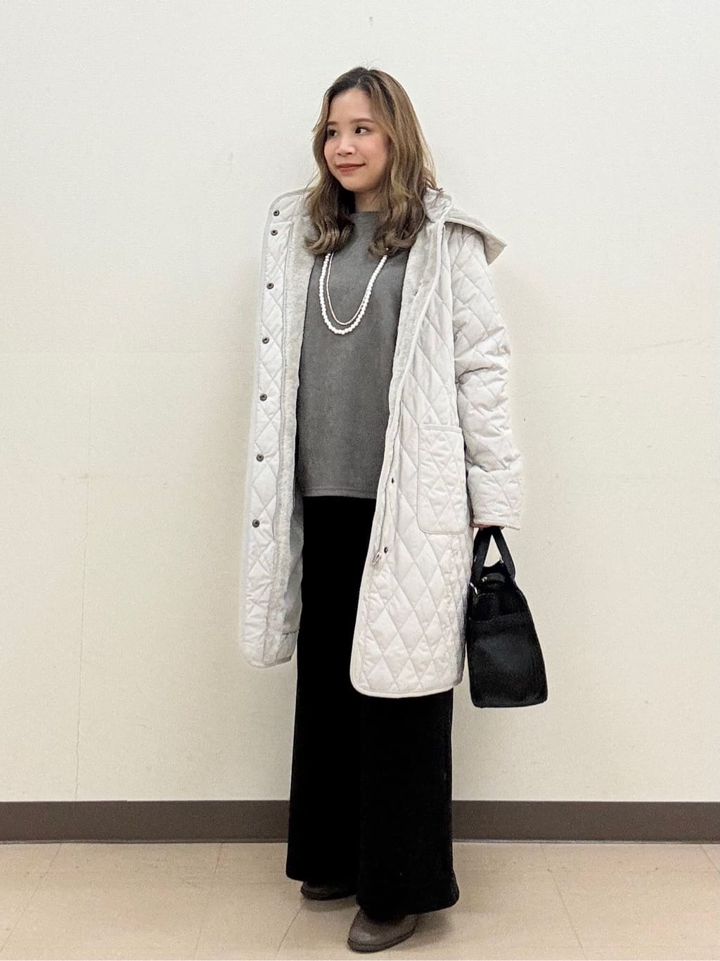 shioさんの「SHOO･LA･RUE｜【撥水/フード取り外し可】自然にくびれる あったかダイヤ柄キルトコート【CIRCRIC】」を使ったコーディネート