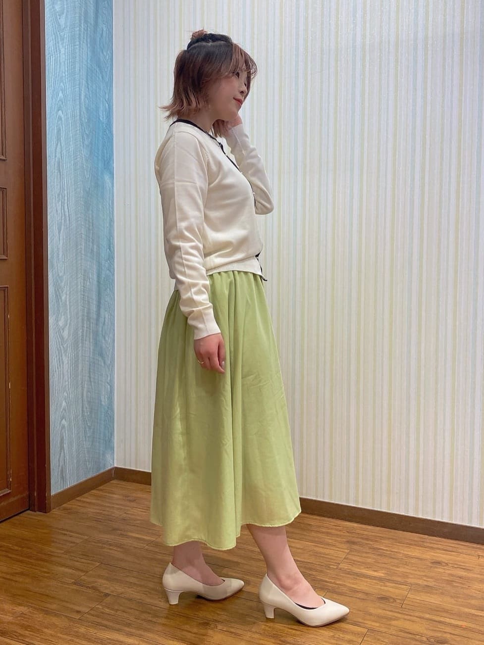 ayaさんの「SHOO･LA･RUE｜ふんわり女性らしさあふれる ギャザーフレアスカート」を使ったコーディネート