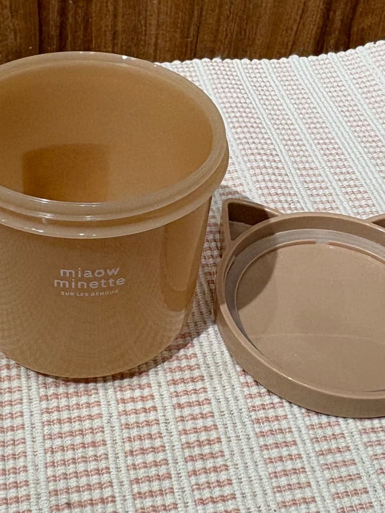 YUKOさんの「212 KITCHEN STORE｜にゃお ねこみみおにぎりケース BE」を使ったコーディネート