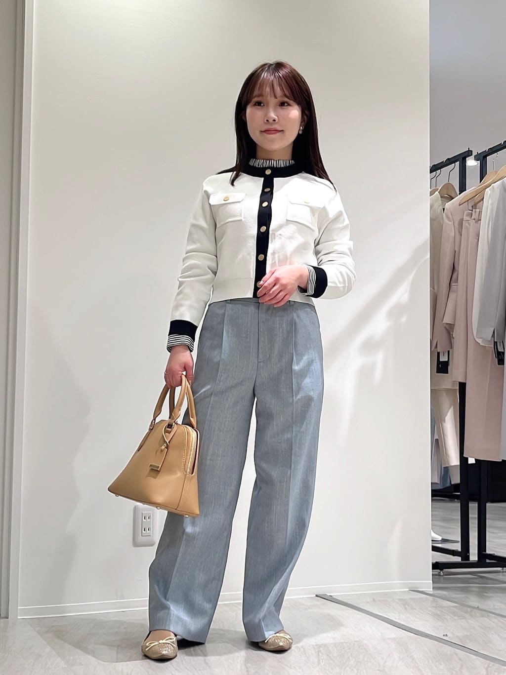 Risaさんの「UNTITLED｜◆【コットン100/洗える】シャーリングフリルネックブラウス」を使ったコーディネート